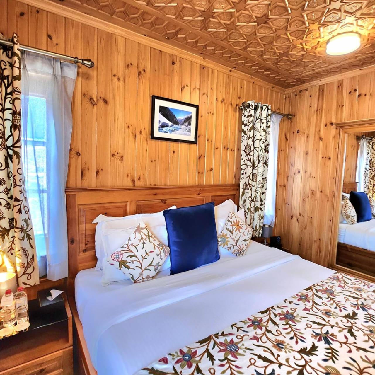 Shaw Inn By Stay Pattern Gulmarg Buitenkant foto