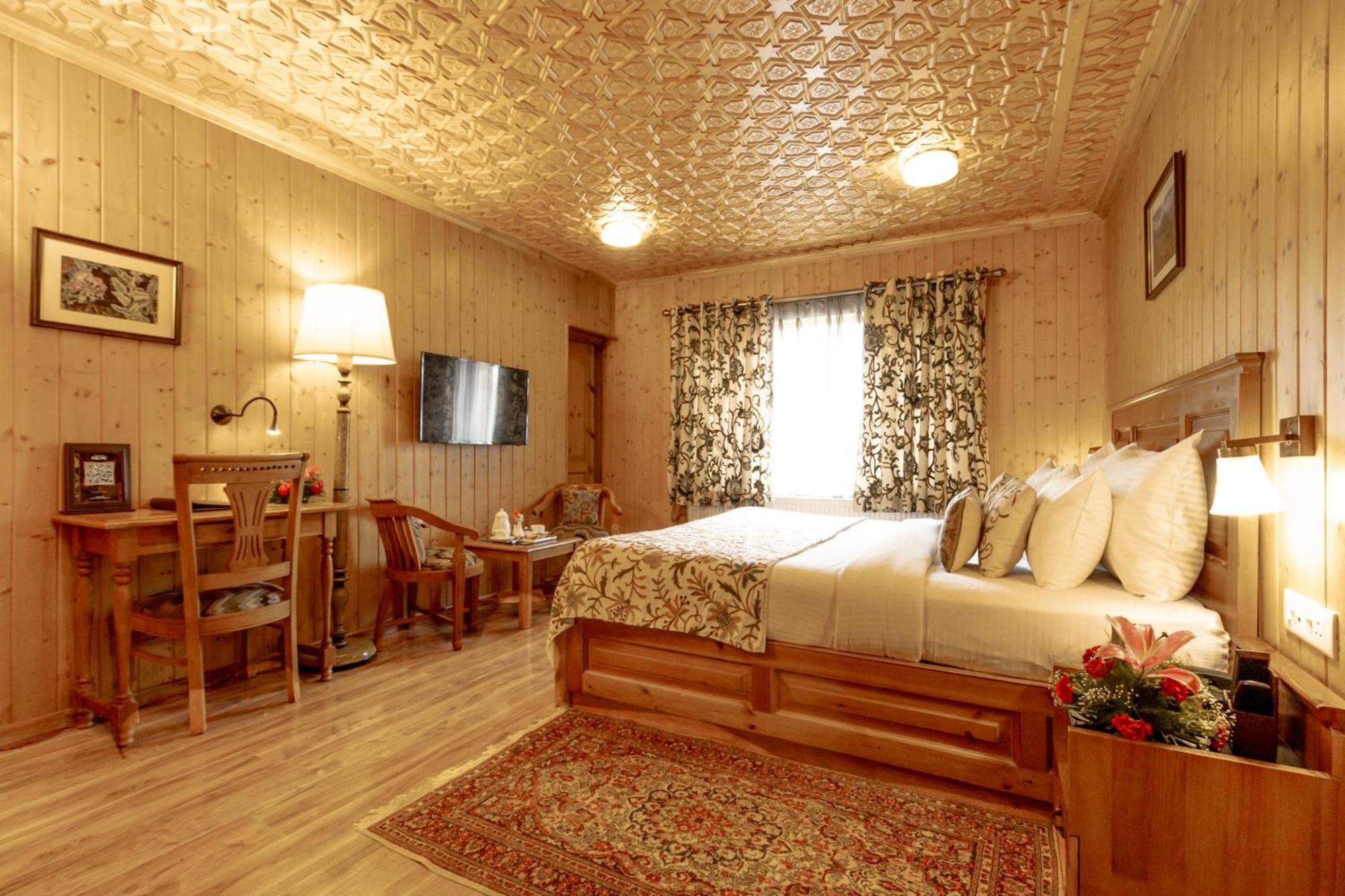 Shaw Inn By Stay Pattern Gulmarg Buitenkant foto